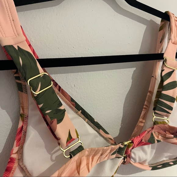 Kona Sol Floral Bikini Top Size Small - Picture 4 of 6